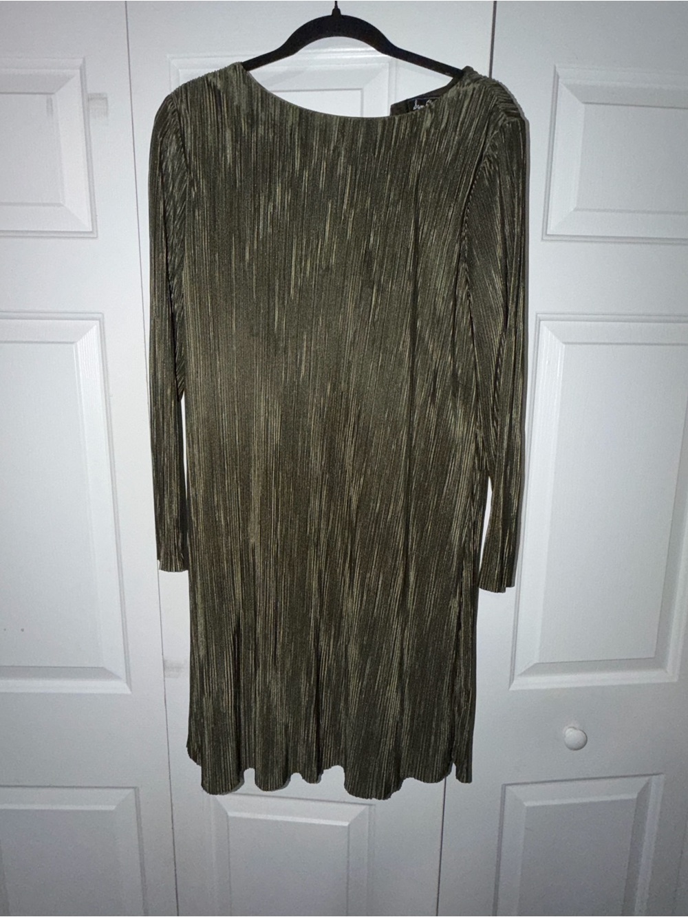Olive Green Long Sleeve Pleated Shift Dress
